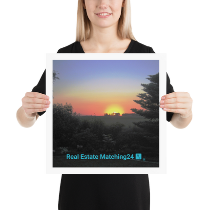 Beutiful Sunset Sinari Poster with realestatematching24 with key Logo
