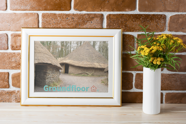 Village Charm Thin canvas with Groundfloor with House Logo