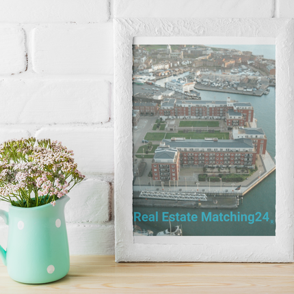 Nice City Framed canvas with realestatematching24 without key Logo