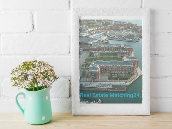 Nice City Framed canvas with realestatematching24 without key Logo