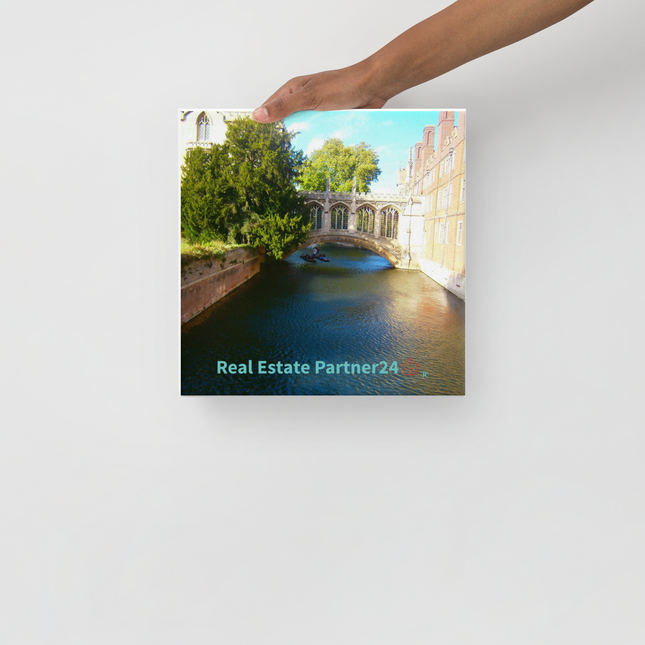 Beautiful Canel Canvas with realestatepartner24 with house Logo
