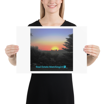 Beutiful Sunset Sinari Poster with realestatematching24 with key Logo