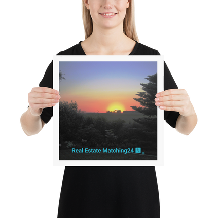 Beutiful Sunset Sinari Poster with realestatematching24 with key Logo