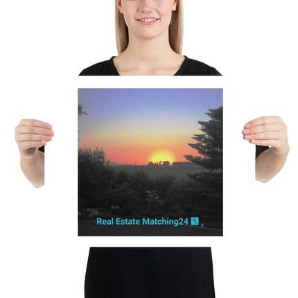 Beutiful Sunset Sinari Poster with realestatematching24 with key Logo