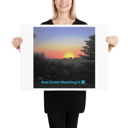 Beutiful Sunset Sinari Poster with realestatematching24 with key Logo