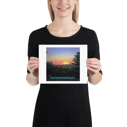 Beutiful Sunset Sinari Poster with realestatematching24 without key Logo