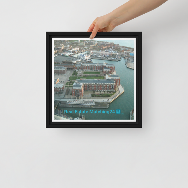 Nice City Framed canvas with realestatematching24 with key Logo