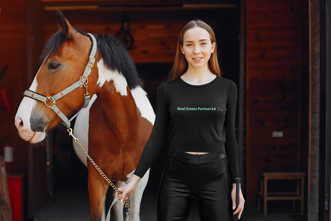 Recycled long-sleeve crop top with Real Estate Partner24 Logo