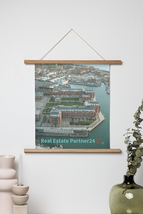 Nice City Thin canvas with realestatepartner24 with house Logo
