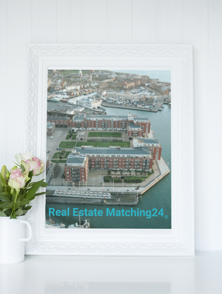 Nice City Framed poster with realestatematching24 without key Logo
