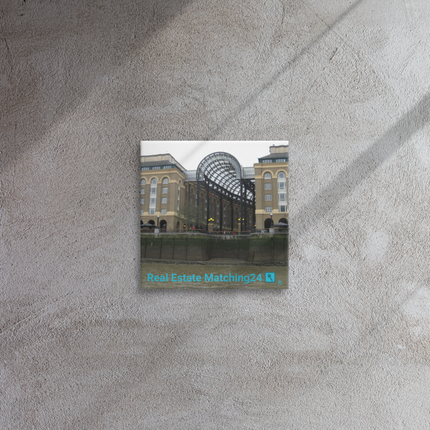 Hay's Galleria Thin canvas with Real Estate Matching24 Logo