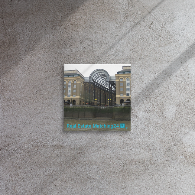 Hay's Galleria Thin canvas with Real Estate Matching24 Logo