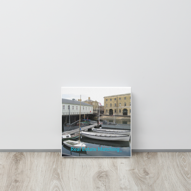 Boat on Water Thin canvas with realestatematching without key Logo