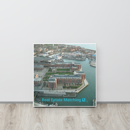Nice City Thin canvas with realestatematching with key Logo